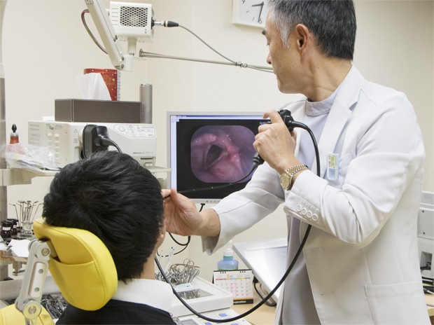 大河原耳鼻咽喉科クリニックでは医師と一緒に画面を見ながらのどの検査を受けていただけます。